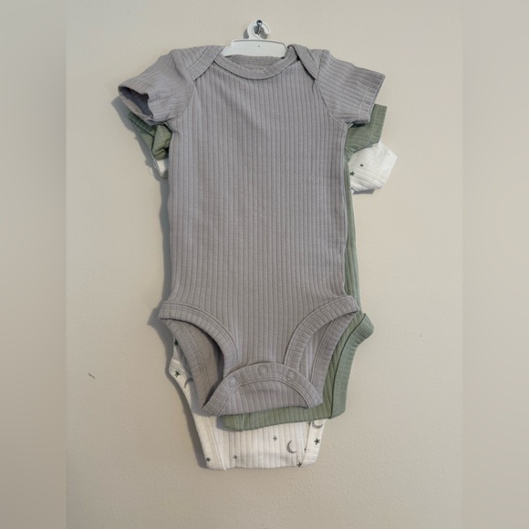 NWT CARTERS 3 Pack Body Suits - Picture 3 of 4